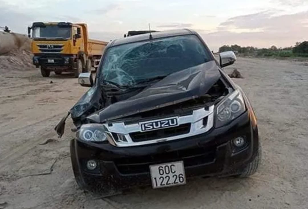 Lời khai của tài xế xe cuốc phá huỷ 2 ô tô tại Bình Thuận