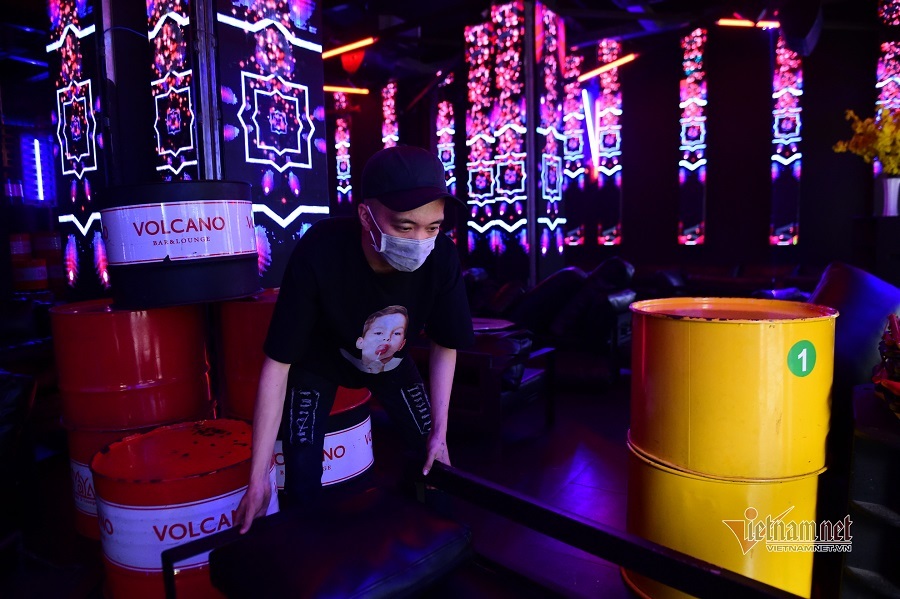 TP.HCM hạn chế hoạt động vũ trường, karaoke, massage... ở vùng cấp độ 3