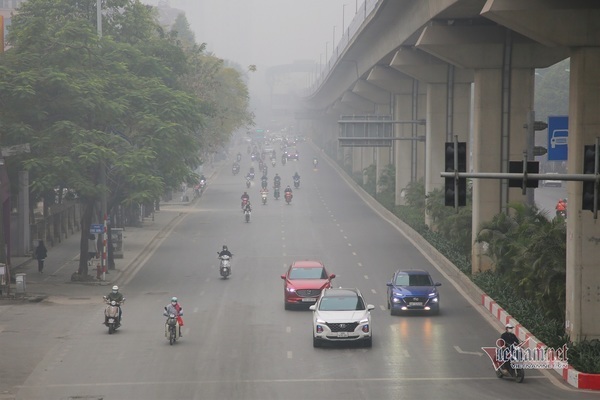Phố xao xác vắng bóng người, “thương lắm, nhanh khỏe Hà Nội ơi”