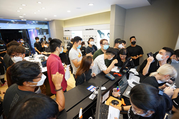Người dùng Việt hào hứng với Samsung Galaxy S22 Series ‘Mắt thần bóng đêm’
