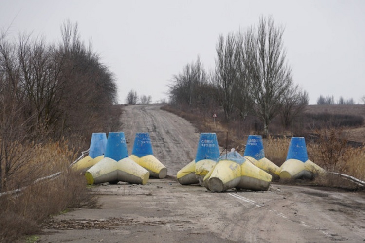 Ukraine hoãn đưa dân rời Mariupol, Nga tuyên bố diệt kho tên lửa chống tăng