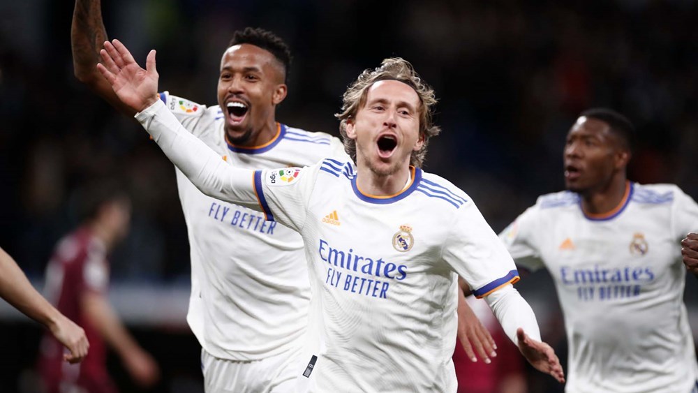 Nhấn chìm Sociedad, Real Madird khiêu chiến PSG