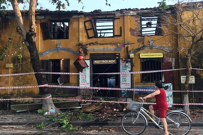 Ngôi nhà cổ hai tầng ở Hội An hư hỏng nặng sau 2 giờ chìm trong biển lửa