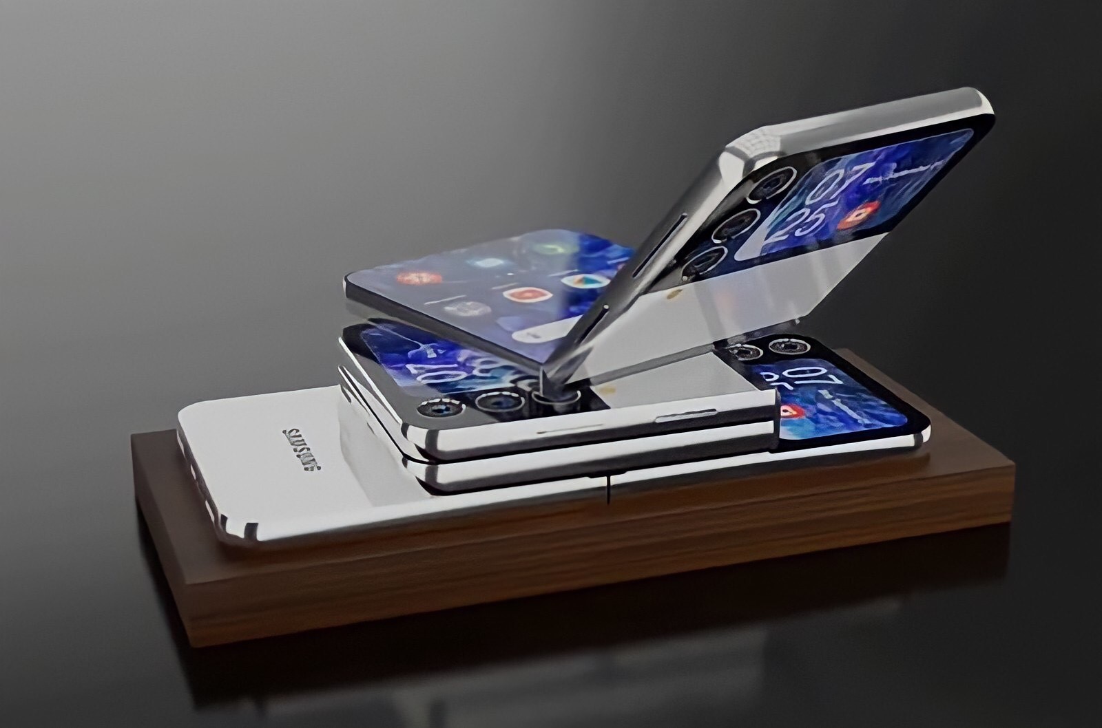 Galaxy Z Flip 4 có thể trang bị camera xoay