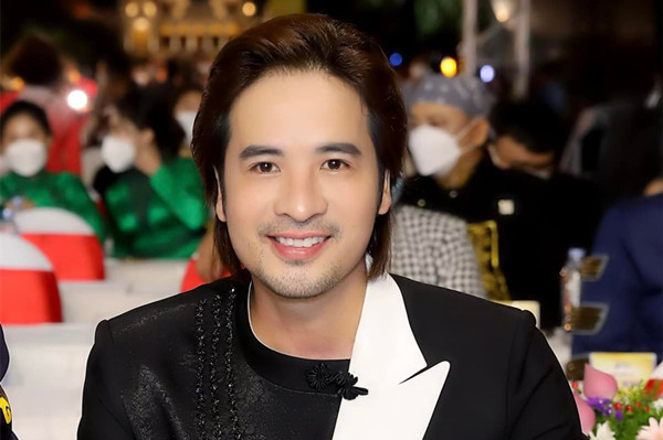 Đoàn Minh Tài tiết lộ ký ức đặc biệt với tà áo dài