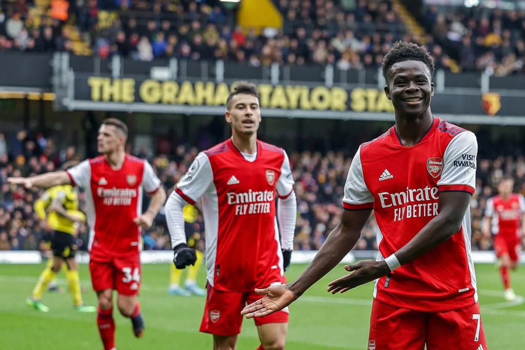 Arsenal gia hạn Saka, chào đón Watkins