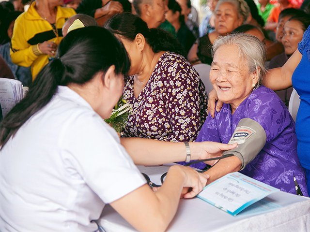 Những người xây cầu, đem lại sức sống mới cho hàng trăm làng quê