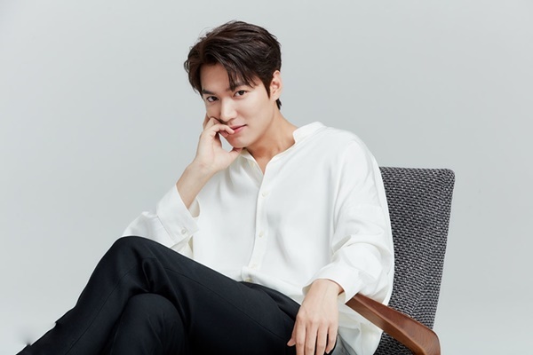 Blogger xin lỗi Lee Min Ho vì tin đồn cặp kè phú bà Trung Quốc