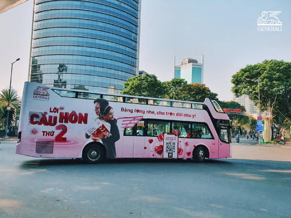 Cộng đồng mạng ‘dậy sóng’: Hết xe buýt ‘cầu hôn’ đến loạt sao Vpop