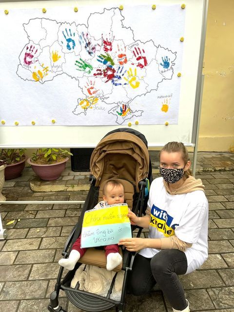 Cô gái Ukraine lấy chồng Việt: Tôi đau lòng lắm, cha mẹ vẫn ở ngoại ô Kiev