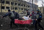 Bệnh viện phụ sản ở Ukraine trúng bom, Nga thừa nhận lính nghĩa vụ tham chiến