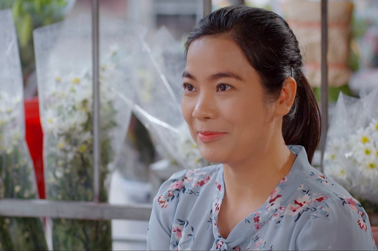 Đời thường gợi cảm của gái ế trong 'Lối về miền hoa'