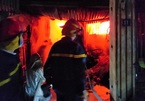 3 bố con mắc kẹt trong căn nhà cháy dữ dội ở Hà Nội