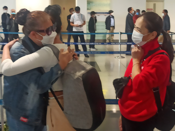 Sun Group hợp tác VietnamAirlines đưa công dân Việt Nam tại Ukraine về nước