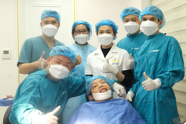 Ước mơ 33 năm của người phụ nữ mang khuôn mặt bị biến dạng