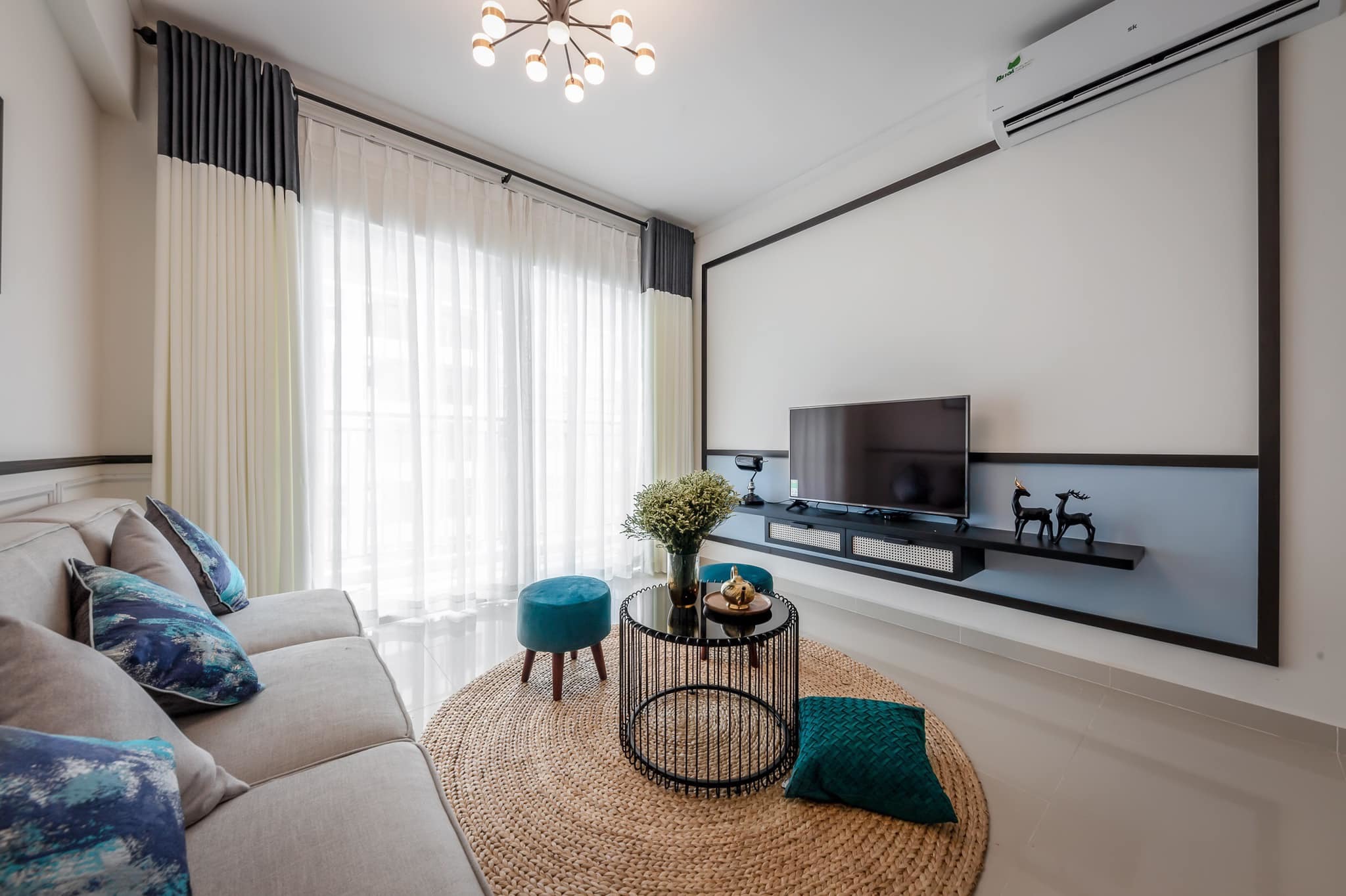 Indochine apartment brings a modern breath, not groundbreaking but making a lasting impression