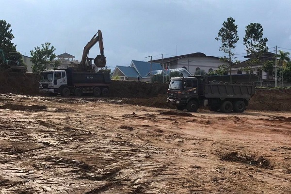 Quay quắt trong “bão giá”