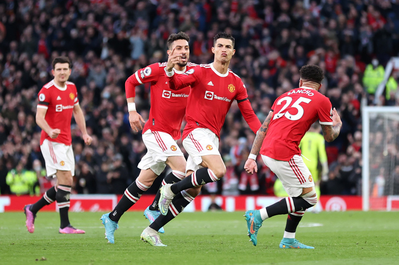 Lịch thi đấu bóng đá hôm nay 12/3: MU đại chiến Tottenham
