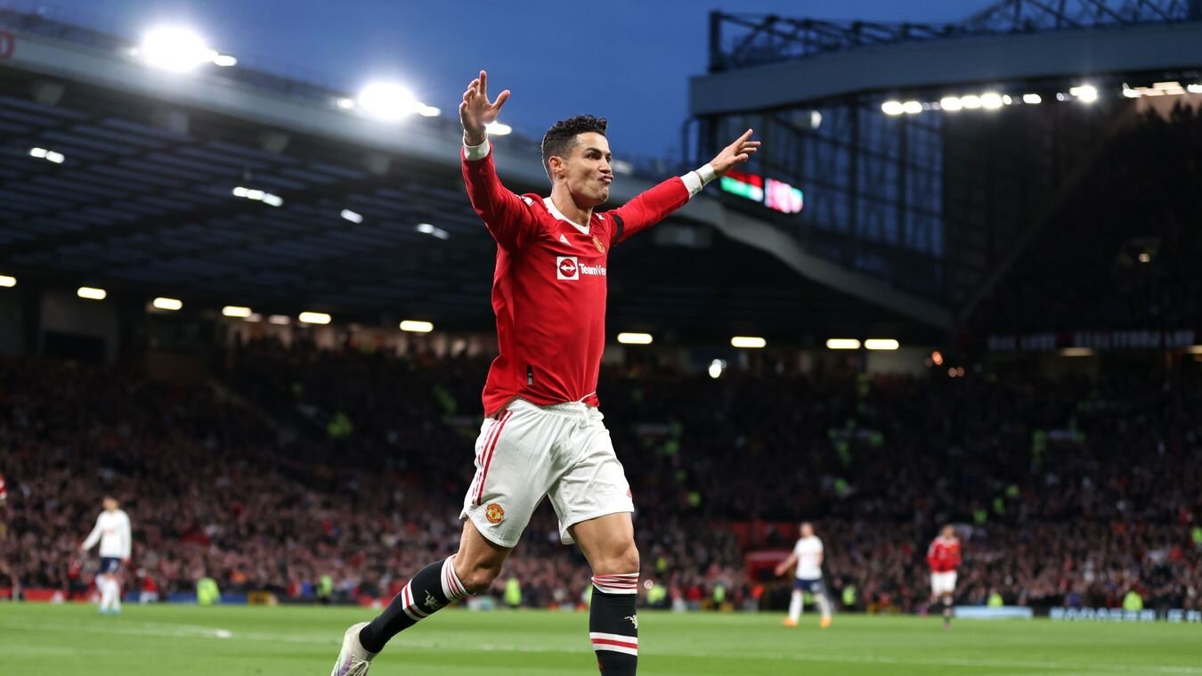 BXH Ngoại hạng Anh 2021-2022: Ronaldo đưa MU trở lại top 4