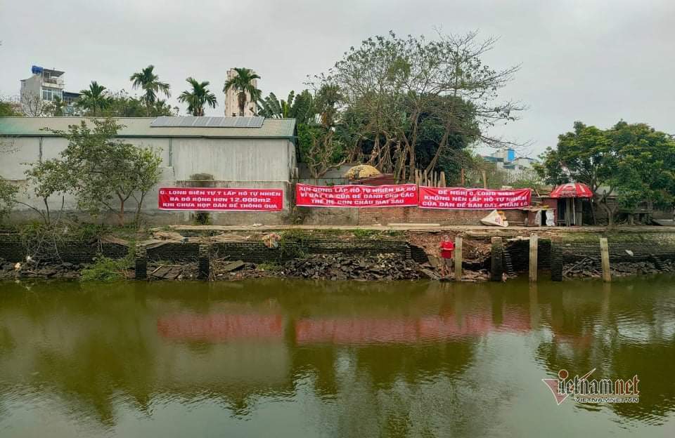 Quận Long Biên tạm dừng lấp hồ tự nhiên để đối thoại với người dân