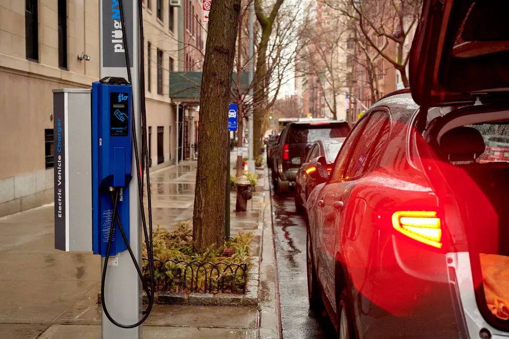 Gasoline prices increase, the time of electric cars has come?