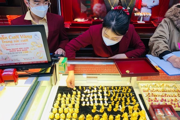 Gold price today March 15: Plunging, long-term maybe 100 million dong