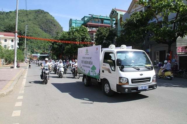 Sơn La: Thay đèn chiếu sáng đô trên một số tuyến đường sang đèn LED, giúp giảm trên 50% mức điện năng tiêu thụ