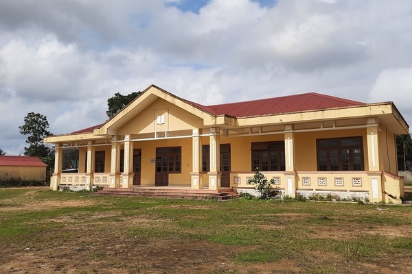 The billion-dollar school was abandoned because parents criticized ‘poor’ teachers