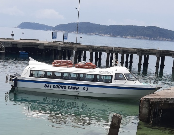 Bất ngờ ngừng tuyến Cửa Đại – Cù Lao Chàm, hàng chục du khách mắc kẹt trên đảo