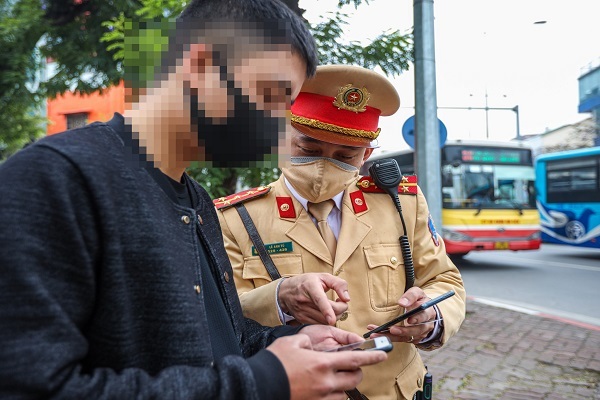 Bất ngờ nhận cuộc gọi lúc nửa đêm từ số lạ thông báo gây tai nạn rồi bỏ chạy