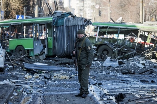 Hình ảnh thủ đô Ukraine sau các đợt bị bắn phá mới nhất