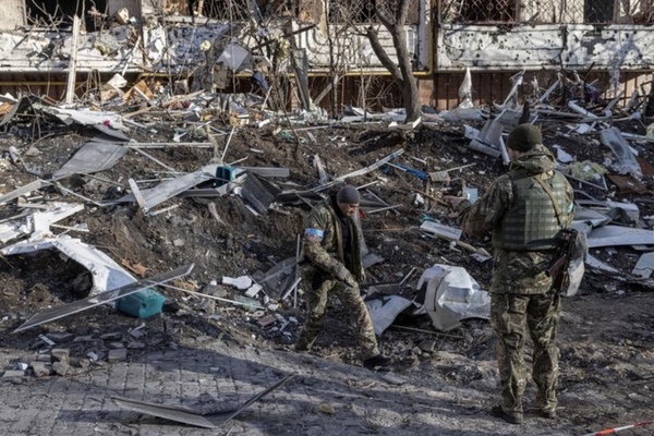 Hình ảnh thủ đô Ukraine sau các đợt bị bắn phá mới nhất