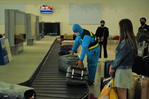 Người nhập cảnh sân bay Tân Sơn Nhất phải âm tính với SARS-CoV-2