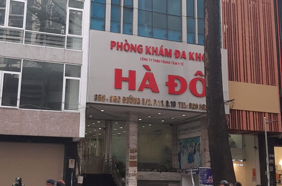 A doctor in Ho Chi Minh City was stripped of his practicing certificate for 3 months