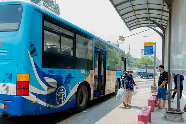 Dịch bệnh Covid-19 phức tạp, Hà Nội cho giảm tần suất xe buýt