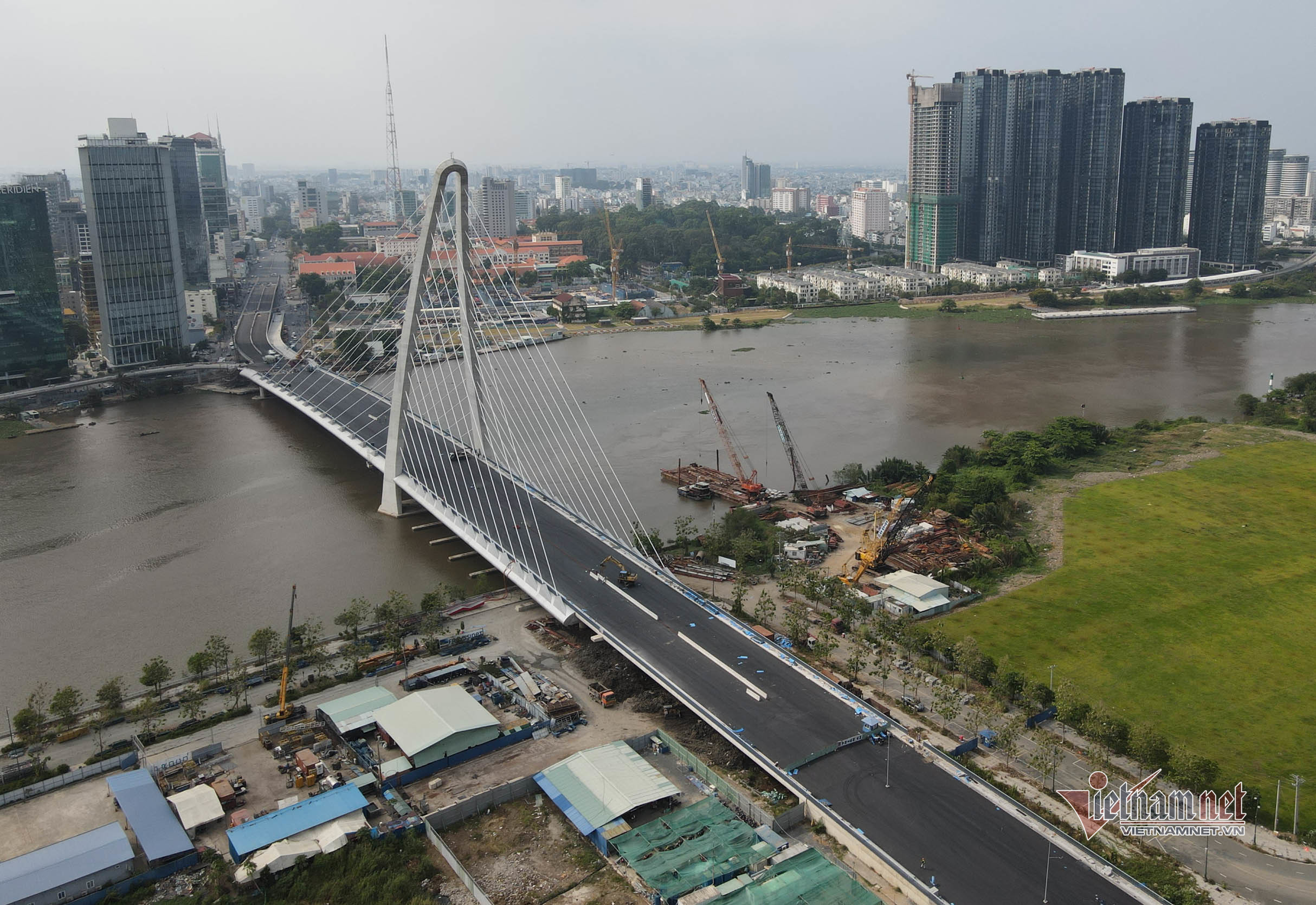Hình ảnh tuyệt đẹp của cầu Thủ Thiêm 2 trước ngày thông xe