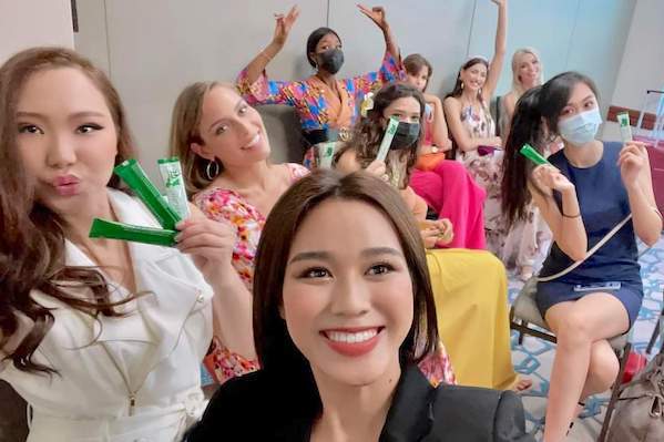 Hết áo dài rau má, Đỗ Thị Hà lại mang thạch rau má tới Miss World 2021