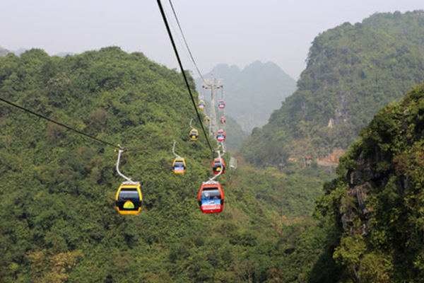 About to build a trillion-dollar cable car connecting Huong Pagoda to Tien Pagoda