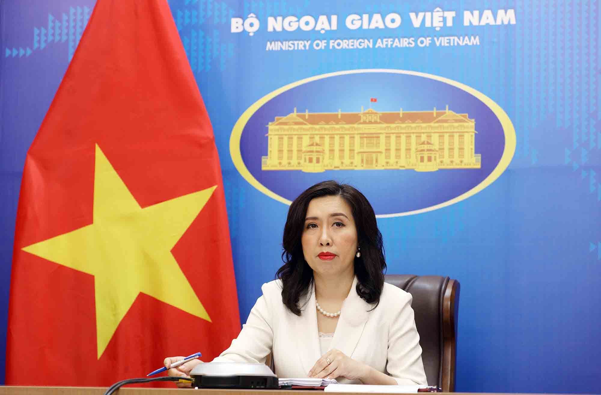 Nỗ lực sơ tán người Việt từ Ukraine nhận được sự ủng hộ, đồng tình cao