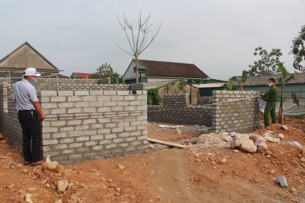 Nghe tin cao tốc Bắc-Nam đi qua, người dân xây cả trang trại để chờ đền bù