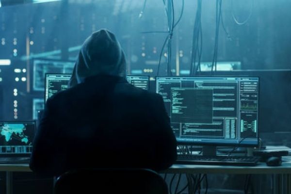Hacker loan tin nhiều cơ quan của Nga bị tấn công