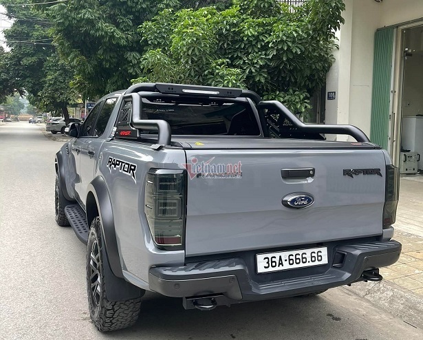 Giá xe Ford Ranger Raptor biển ngũ quý 6 chuyển nhượng giá 3,6 tỷ