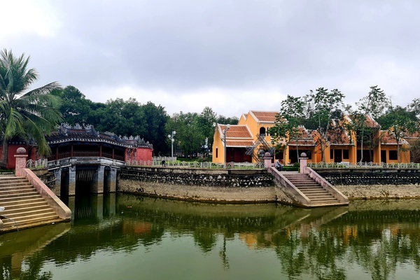 Ngỡ ngàng chùa Cầu và phố cổ Hội An giữa lòng TP Thanh Hóa