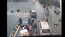 Clip bị phạt nguội vì nhường đường xe cấp cứu gây tranh cãi ở Thái Bình