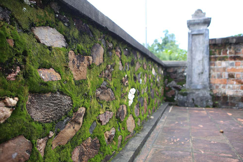 Ngắm tháp đá hơn 500 tuổi ở Hà Tĩnh