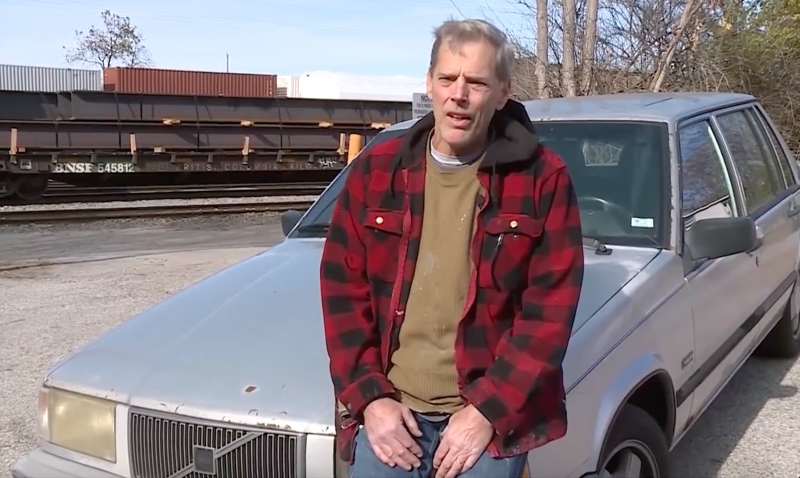 Volvo gives a new car to a man who is loyal to a 31-year old car
