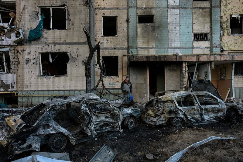 Fierce fighting in Mariupol, Ukraine’s president warns of ‘world war 3’