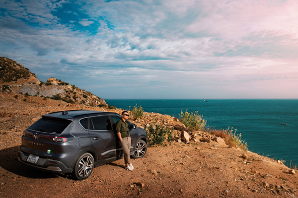 Giá xăng dầu tăng chóng mặt, thời của xe điện đã đến?