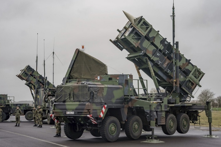 NATO chuyển tên lửa Patriot tới Slovakia
