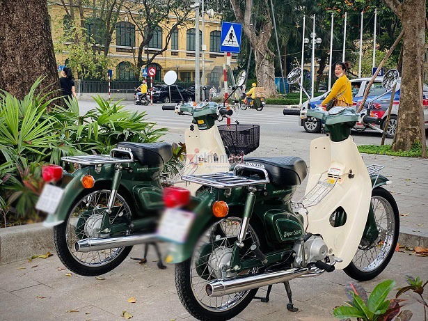 41 năm tuổi, cặp đôi Honda Cub 81 vẫn có giá 300 triệu